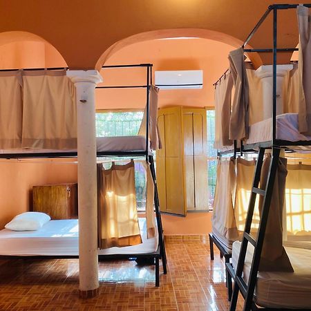 Alena Hostal Valladolid  Eksteriør bilde